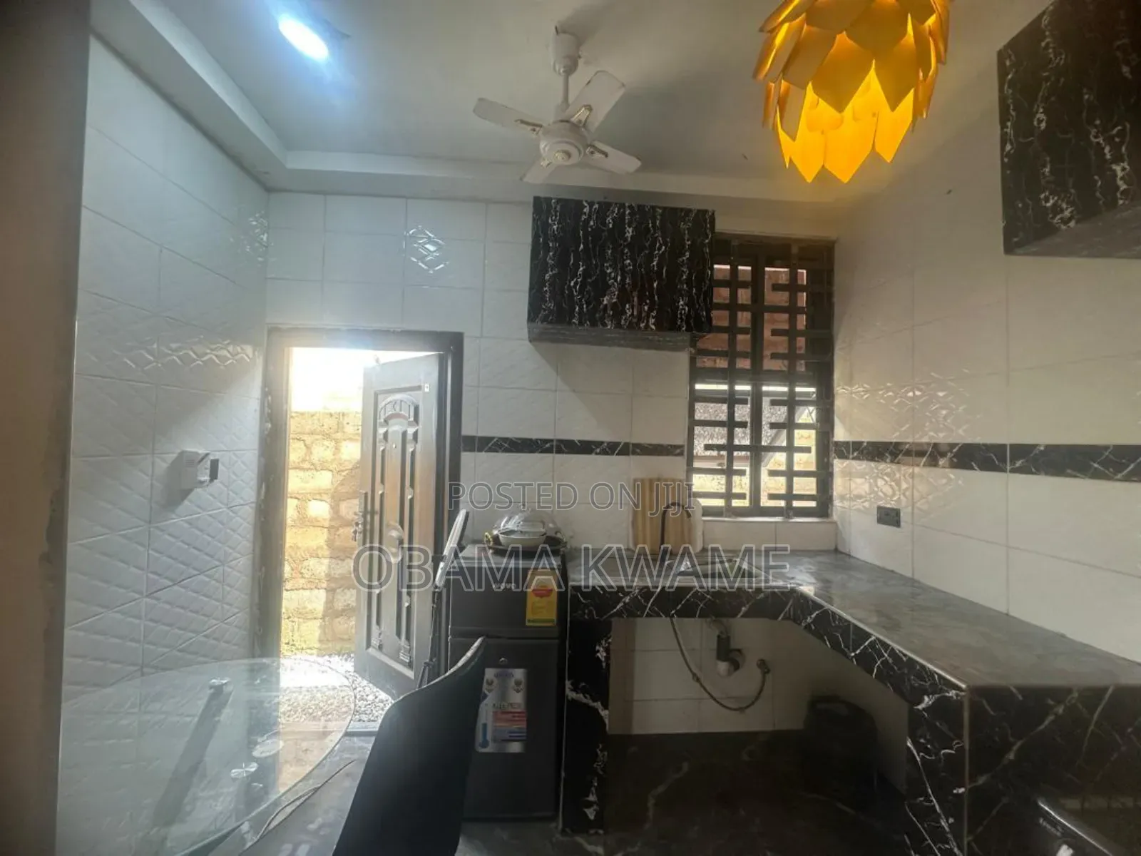 8bdrm Apartment in Laryea Homes, Pokuase for sale