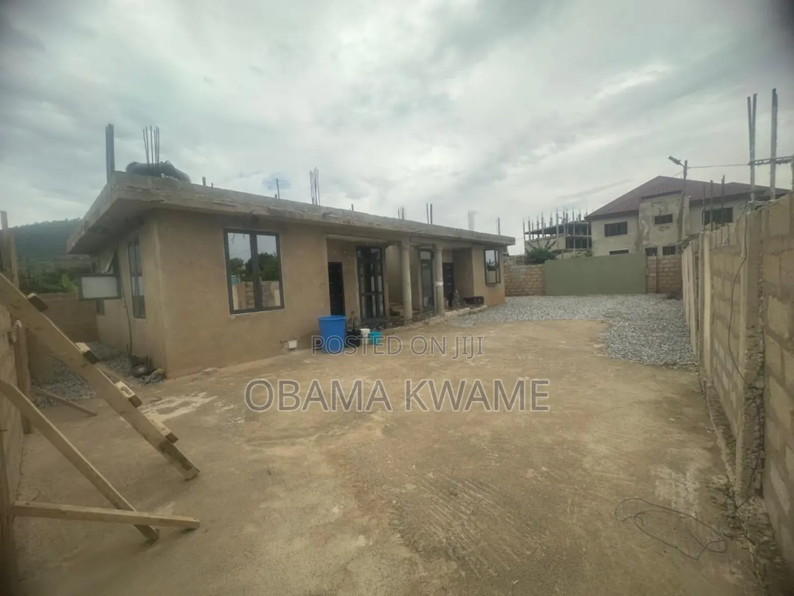 8bdrm Apartment in Laryea Homes, Pokuase for sale