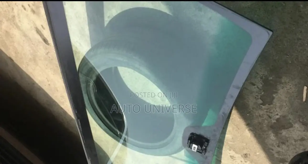 Mercedes Benz C300 Windscreen Available