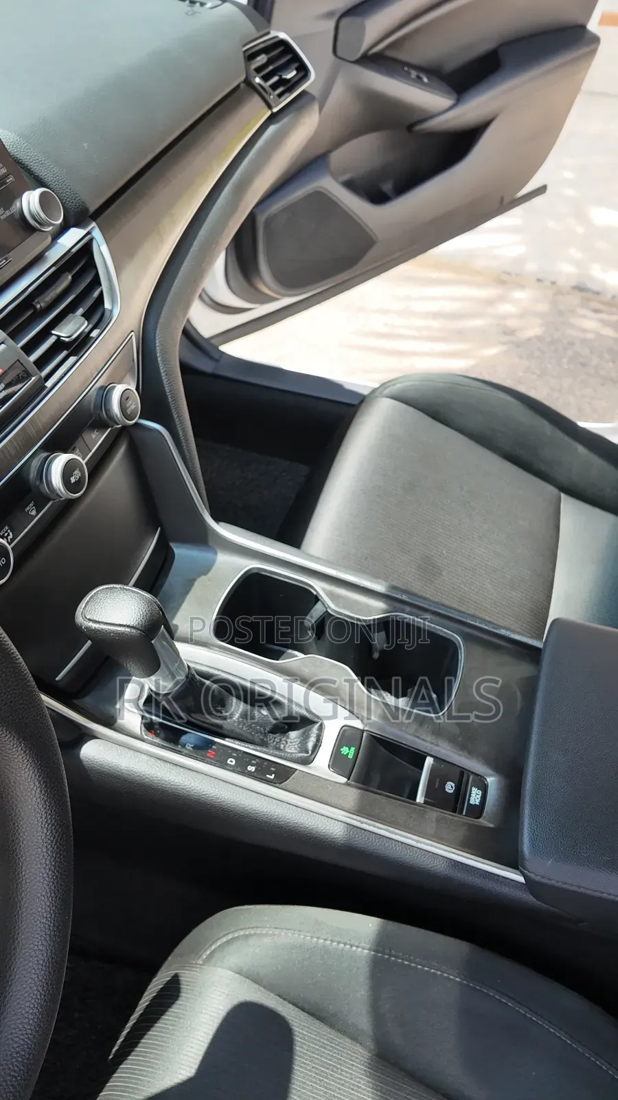 Honda Accord EX (1.5L 4cyl Turbo CVT) 2019 White