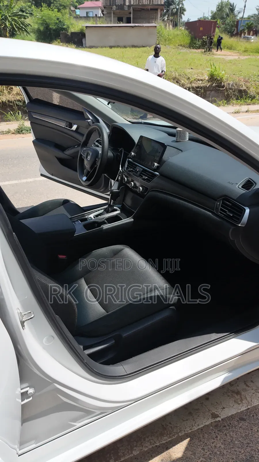 Honda Accord EX (1.5L 4cyl Turbo CVT) 2019 White
