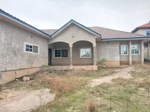 5bdrm House in Tech Appiadu Knust, Kumasi Metropolitan for sale