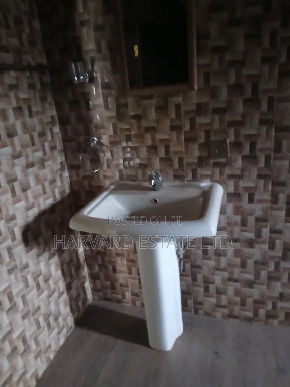 5bdrm House in Tech Appiadu Knust, Kumasi Metropolitan for sale