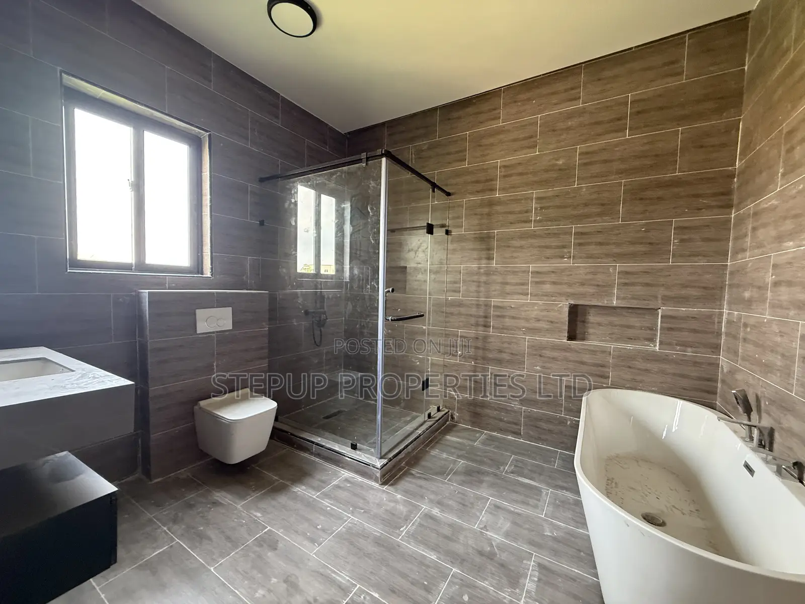 4bdrm House in Focus Hospital Area, Adenta for sale