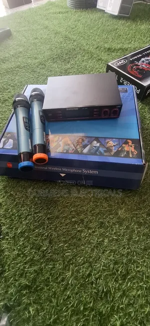 Shure Professional Wireless Microphone