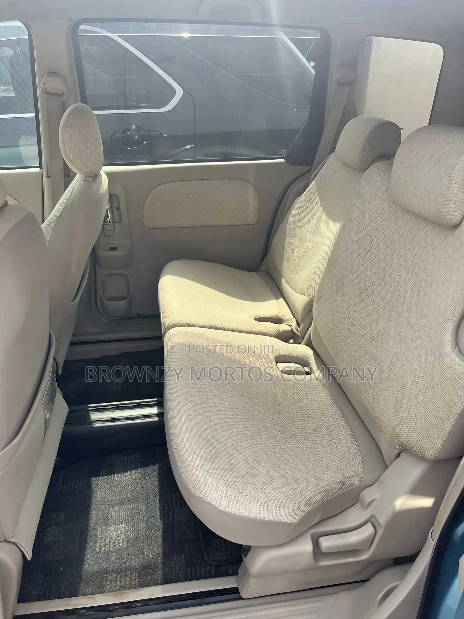 Toyota Sienta 2010 Blue