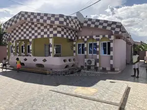 Furnished 6bdrm House in Top Base for sale