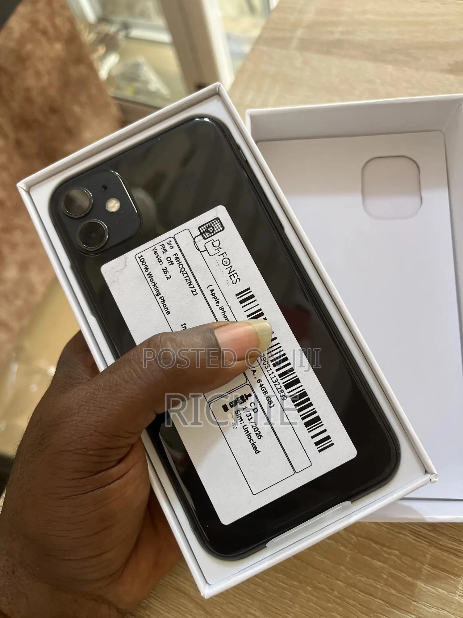New Apple iPhone 11 64 GB Black