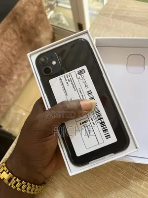 New Apple iPhone 11 64 GB Black