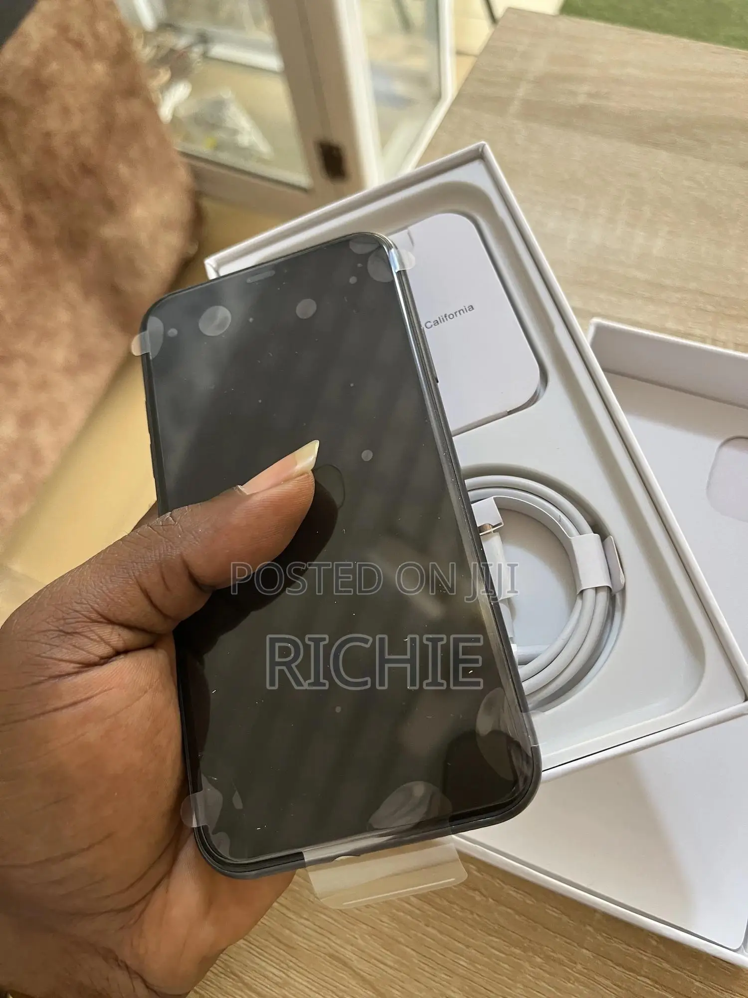 New Apple iPhone 11 64 GB Black