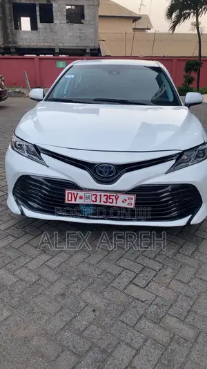Toyota Camry LE FWD 2020 White