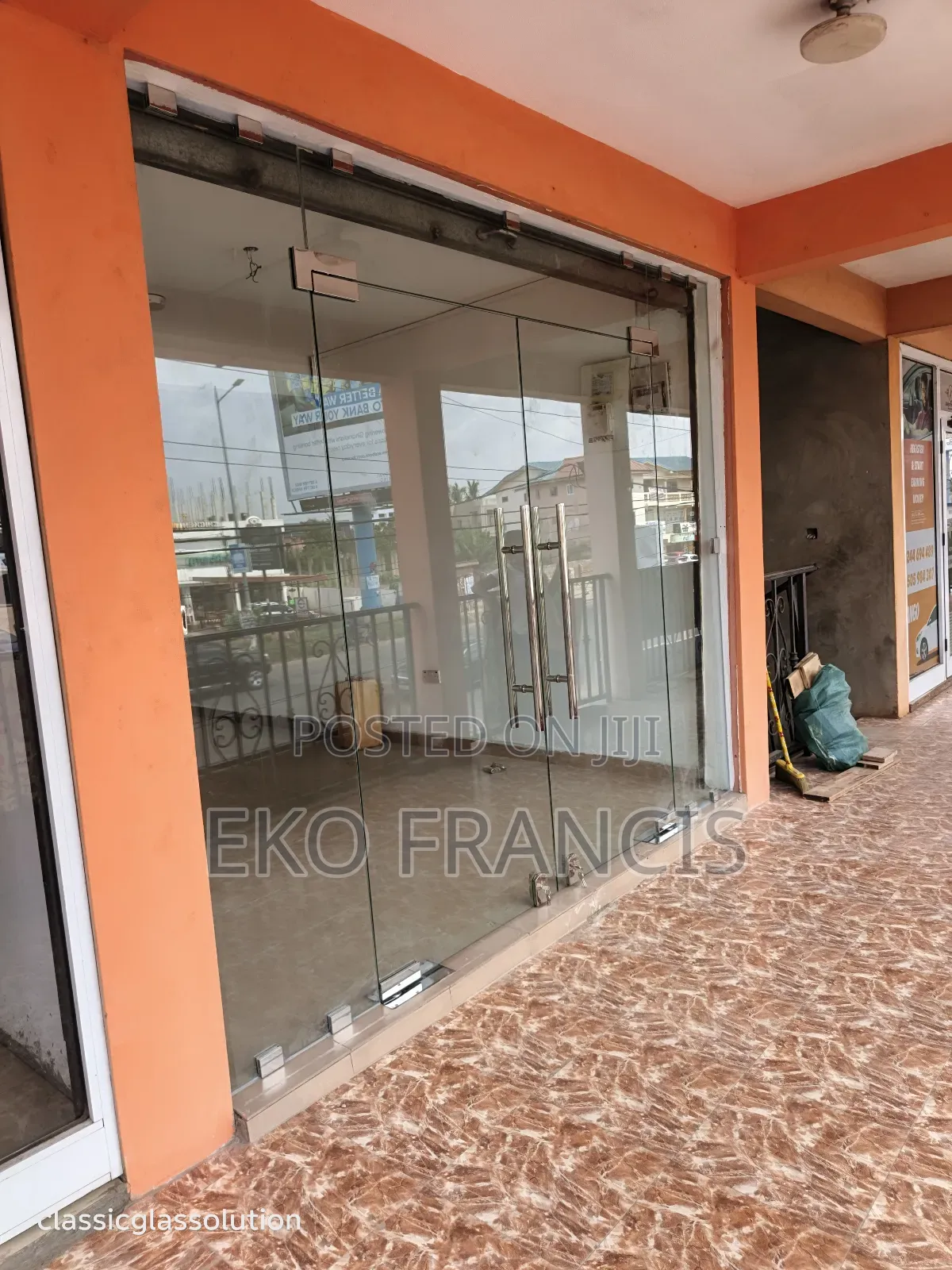 Frameless Glass Door Partition