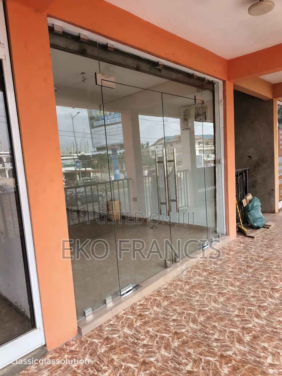 Frameless Glass Door Partition