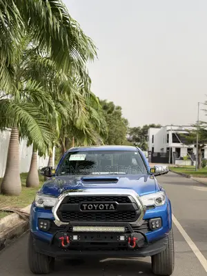 Toyota Tacoma Limited 2018 Blue