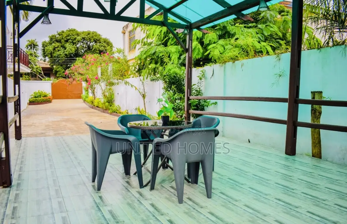 Furnished 2bdrm House in Labone for sale