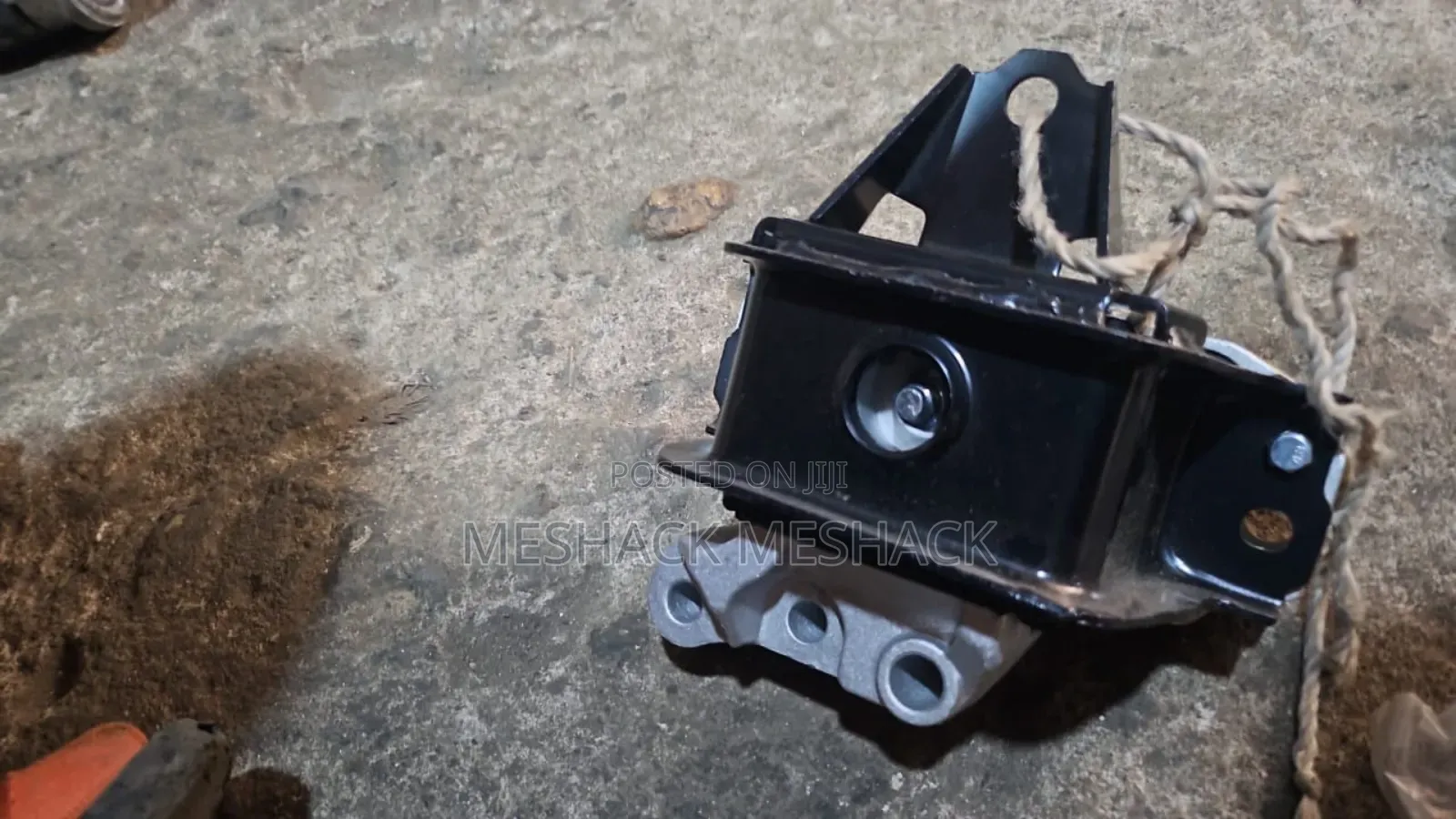 Mitsubishi Outlander Engine Seat Top 2017