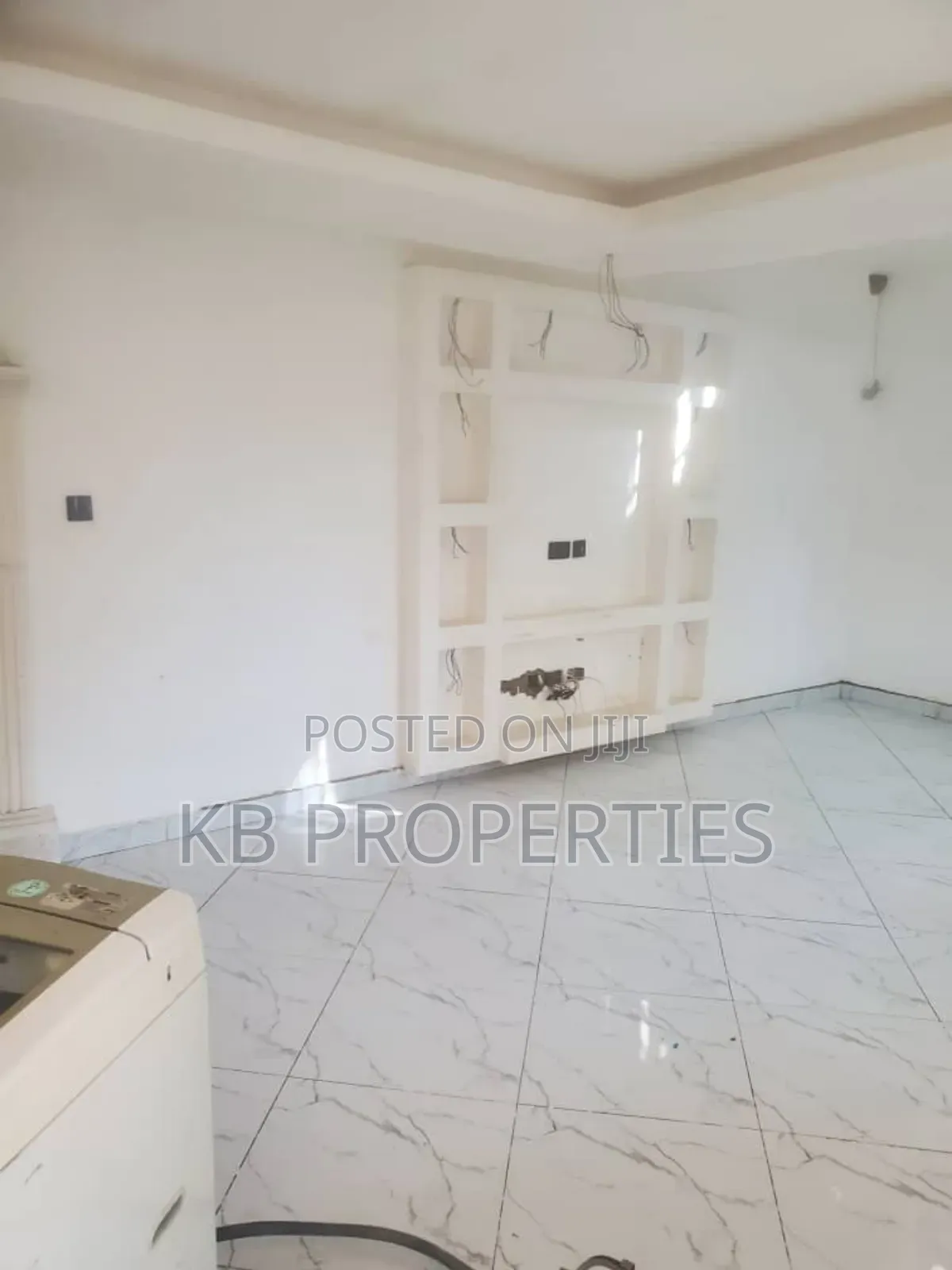 5bdrm House in Kb Properties, Spintex for rent