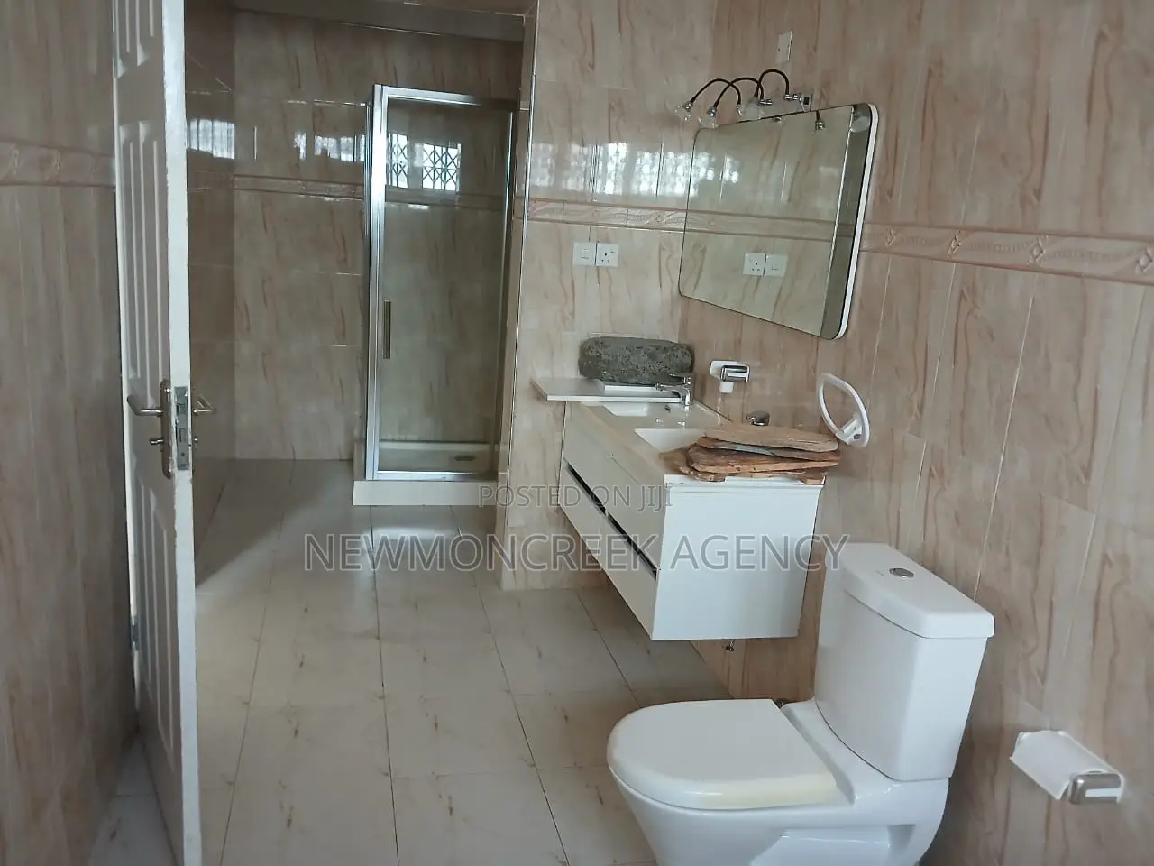 4bdrm Duplex in Trasassaco Phase 2, School Junction for rent