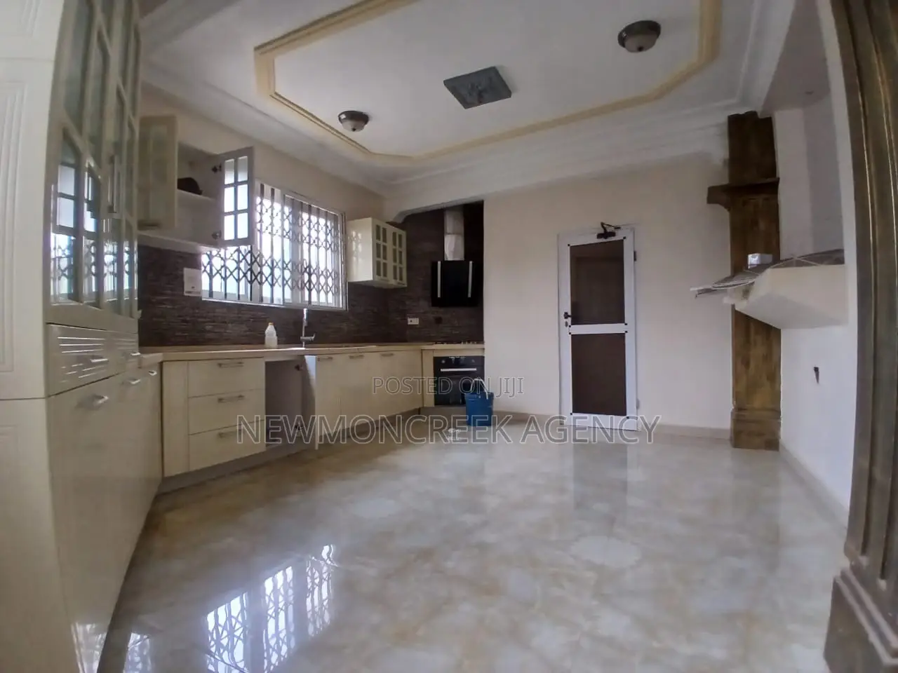 4bdrm Duplex in Trasassaco Phase 2, School Junction for rent
