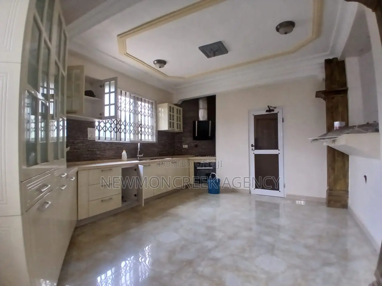 4bdrm Duplex in Trasassaco Phase 2, School Junction for rent