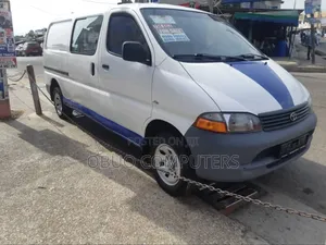 Toyota HiAce 2012 White