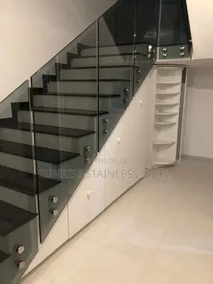 Stainless Frameless Staircase Design