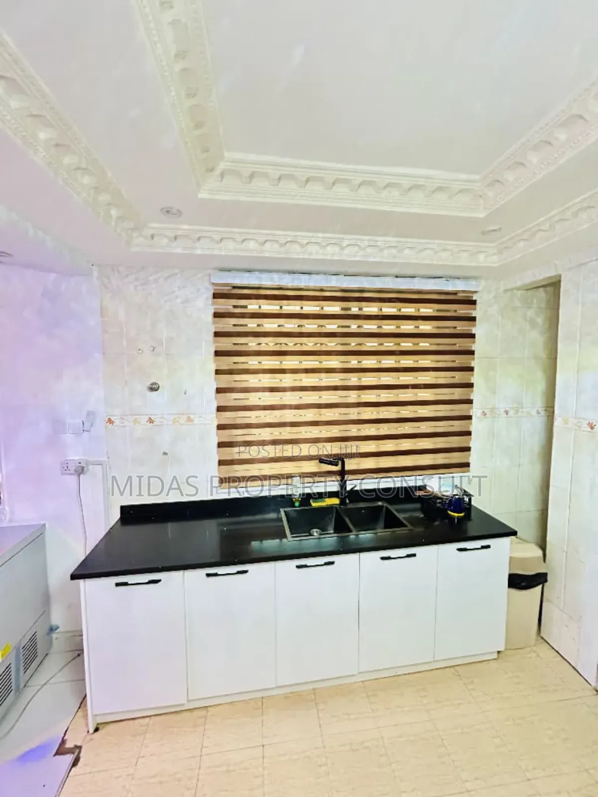 7bdrm House in Eat Legon for sale