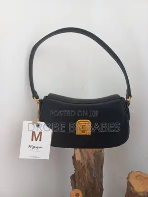 Miztique Black Shoulder Bag