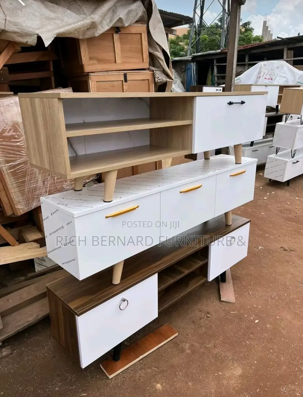 5 Feet Laminated Tv Stand