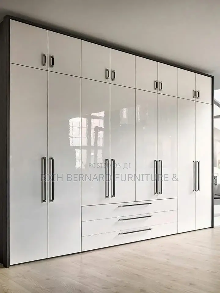 Luxurious Customized Wardrobe