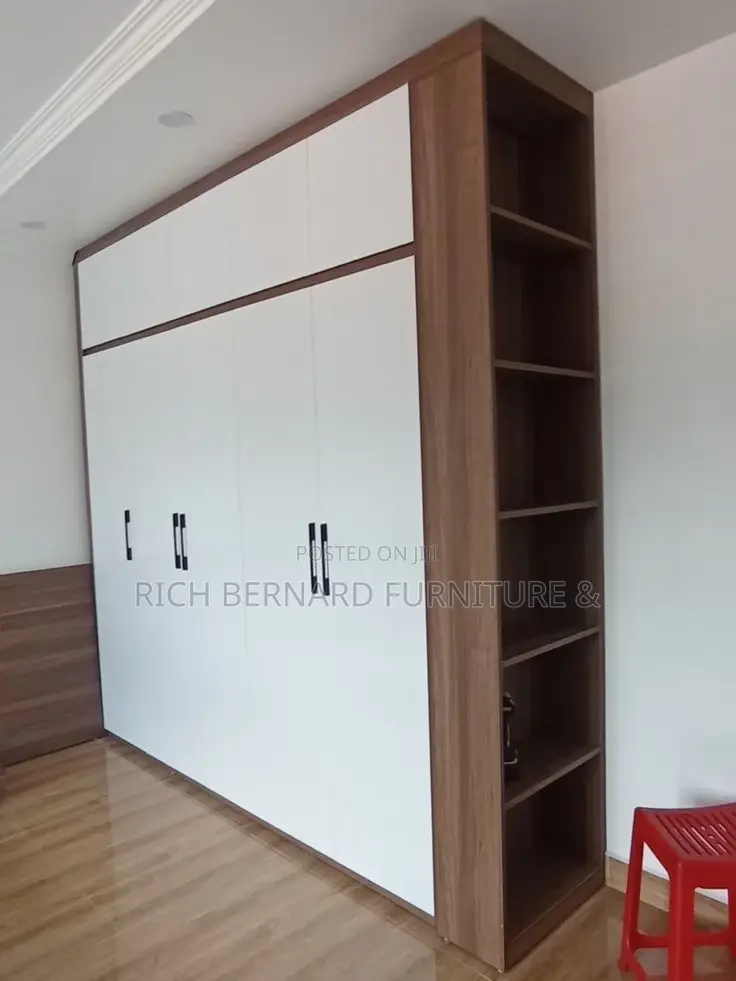 Luxurious Customized Wardrobe