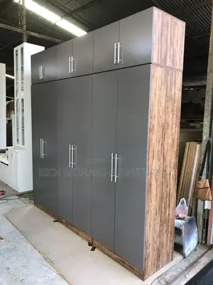 Luxurious Laminated Wardrobe