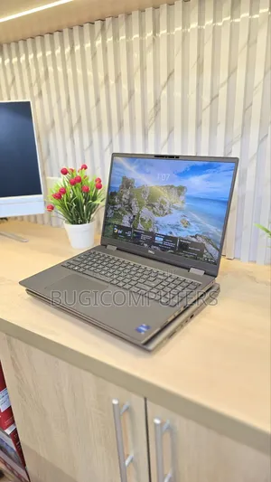 Laptop Dell Precision 7670 32GB Intel Core i9 SSD 1T