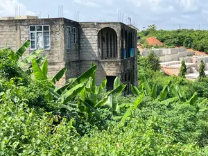 5bdrm House in Greenhill, Cape Coast Metropolitan for sale