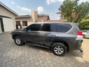 Toyota Land Cruiser Prado 2011 Gray