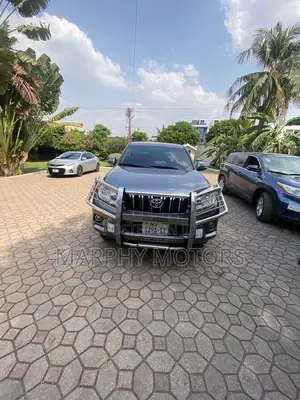 Toyota Land Cruiser Prado 2011 Gray