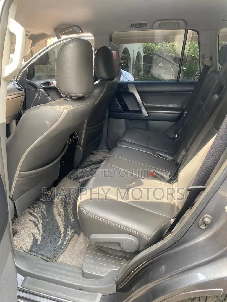 Toyota Land Cruiser Prado 2011 Gray