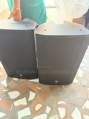 Mackie Thump15a 1300w 15" Powered Loudspeakers.