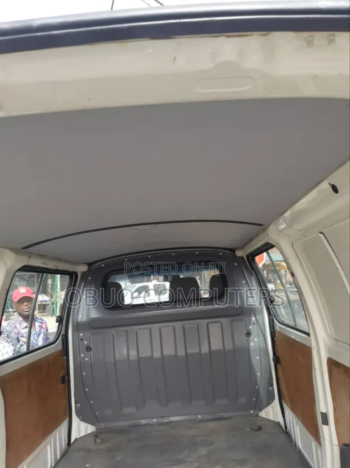 Toyota HiAce 2012 White
