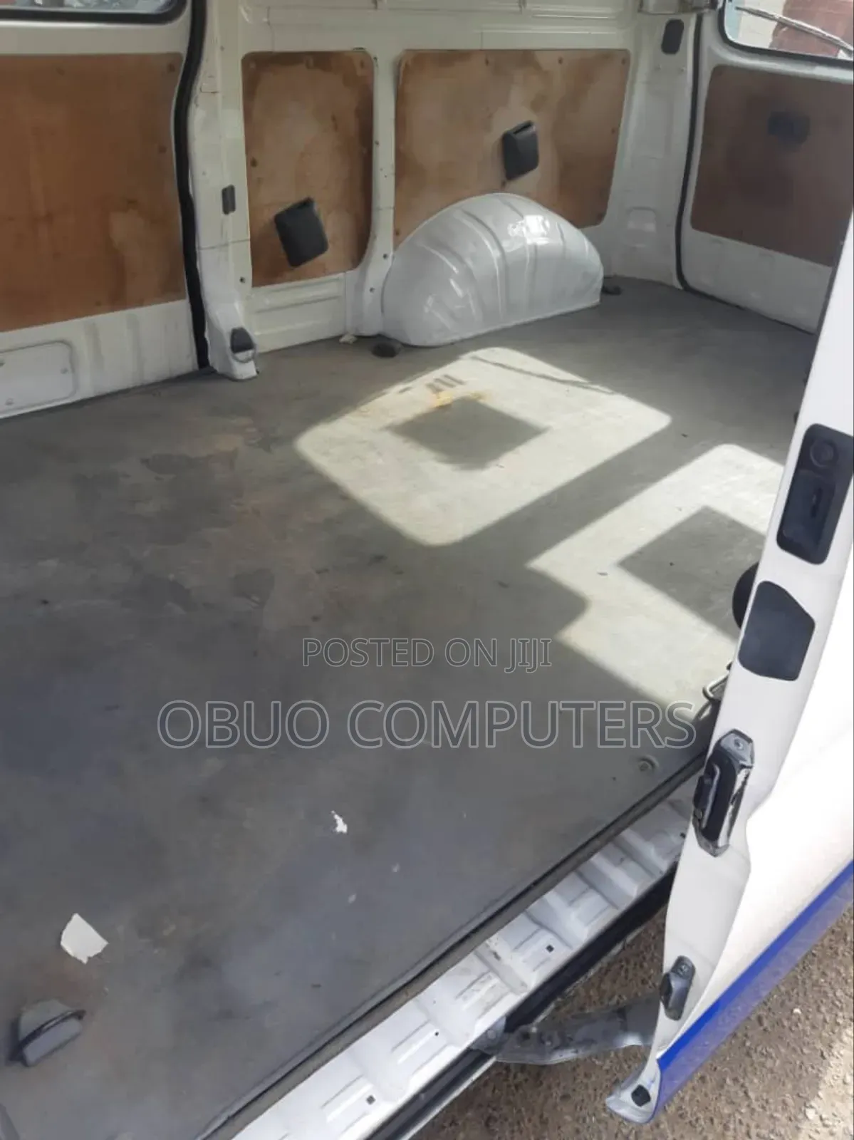 Toyota HiAce 2012 White