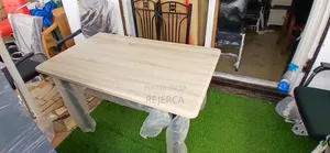 Durable Dinning Table With 4 Chairs