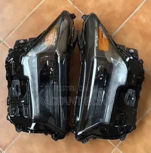 Toyota Tacoma 2024 - 2025 Headlights