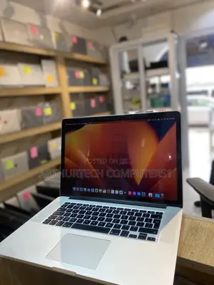 Laptop Apple MacBook Pro 2015 16GB Intel Core i7 SSD 256GB