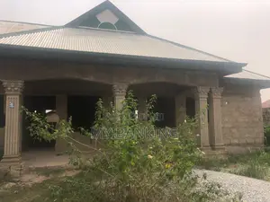 6bdrm House in Kwabre for sale
