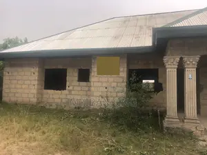 6bdrm House in Kwabre for sale