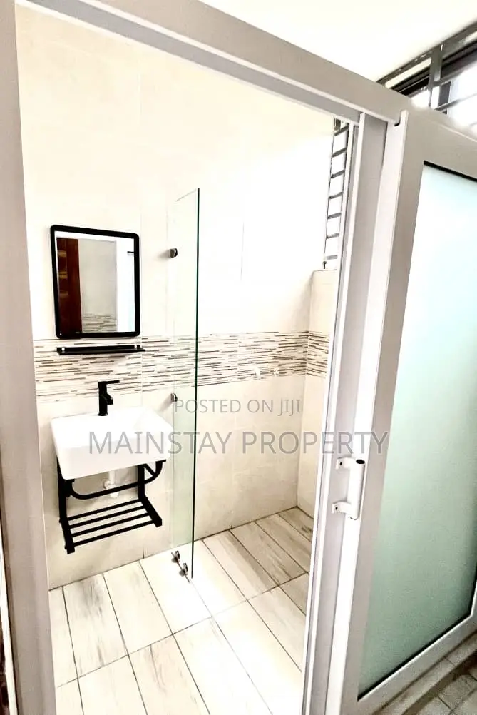 5bdrm House in Mainstay Estates, Tema Metropolitan for rent
