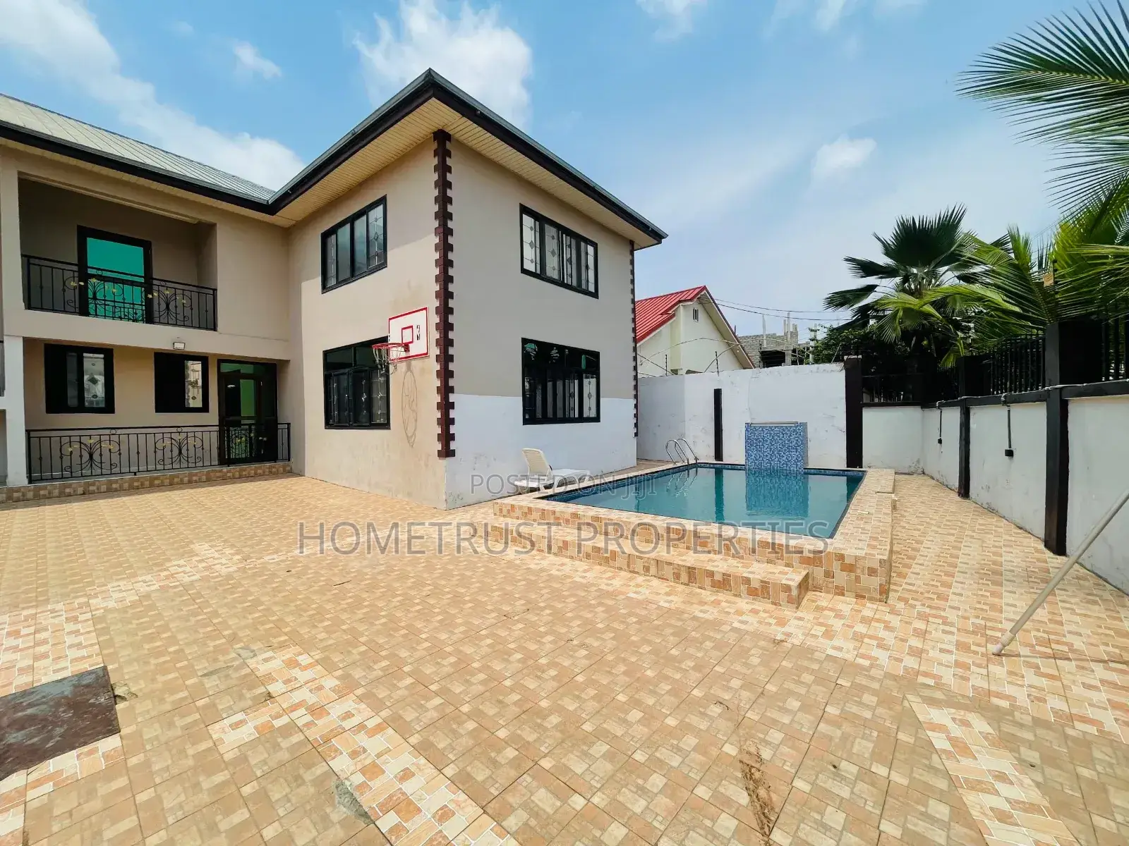 7bdrm Mansion in Hometrust Properties, East Legon for sale