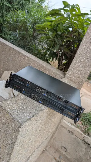Server 32GB Intel Xeon SSD 1T