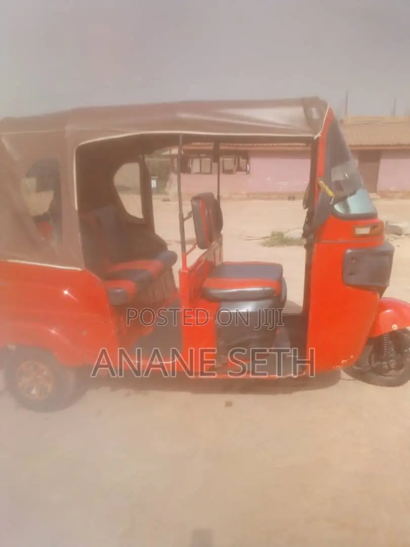 Bajaj RE 2022 Red