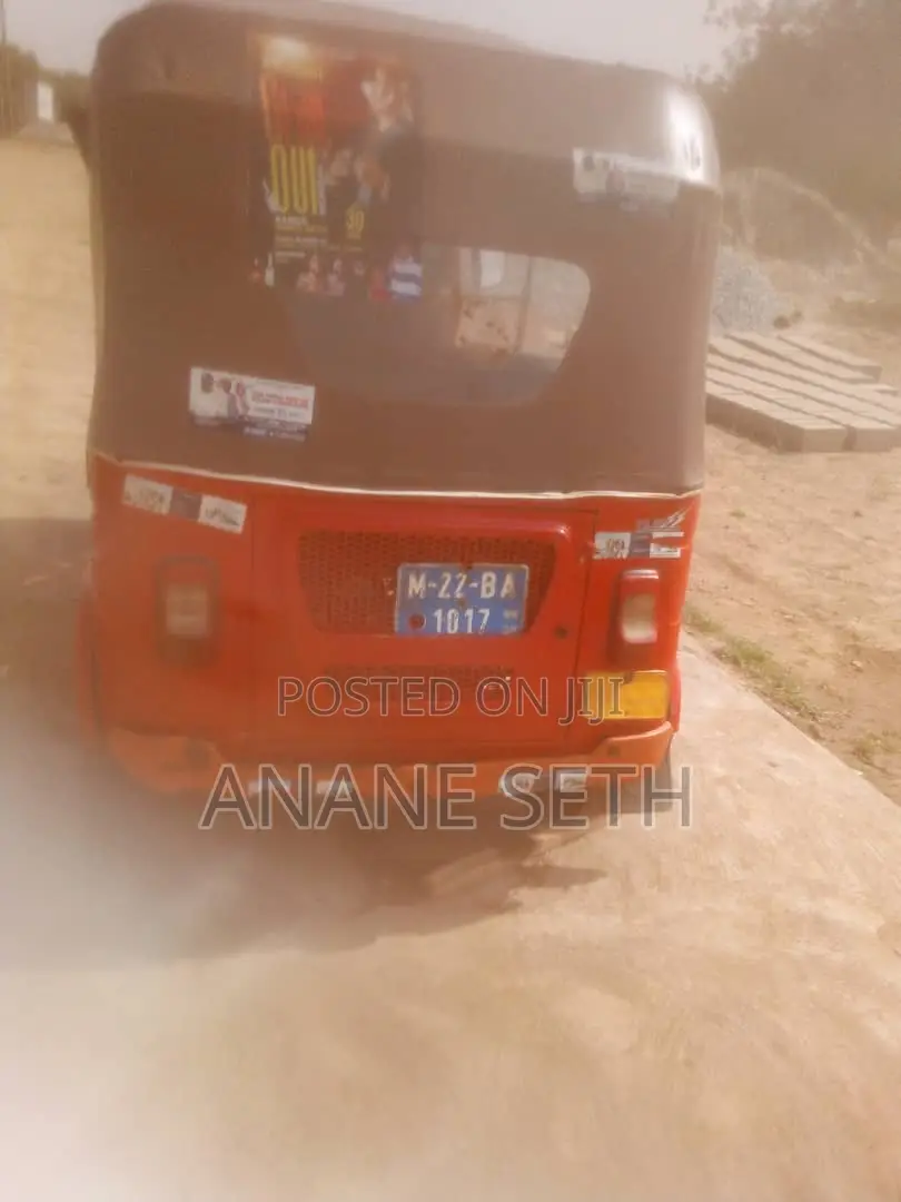 Bajaj RE 2022 Red